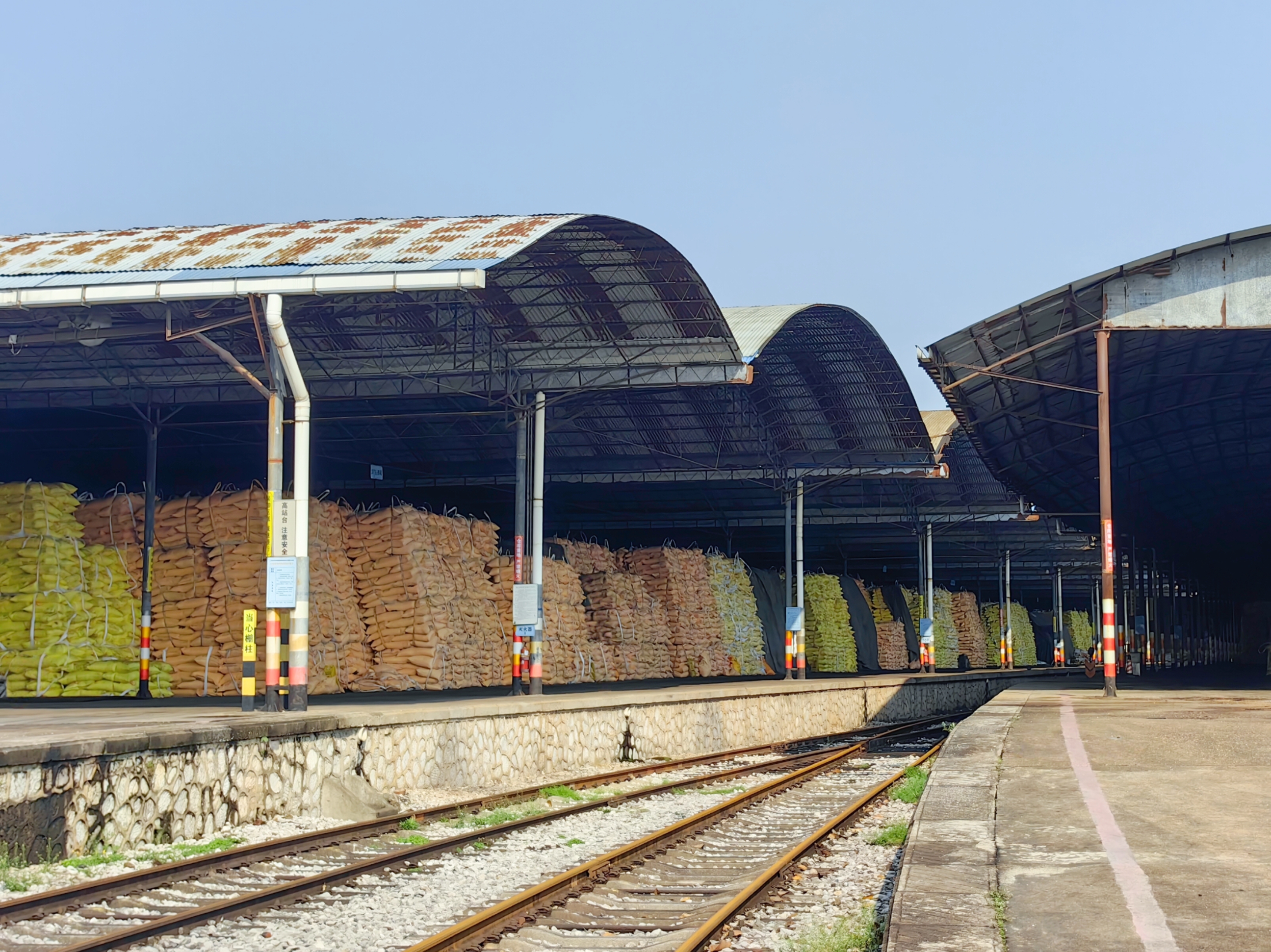 奮戰(zhàn)三季度 | 石化柳州公司：倉(cāng)儲(chǔ)庫(kù)存雙增破局市場(chǎng)，服務(wù)升級(jí)引客共贏(yíng)